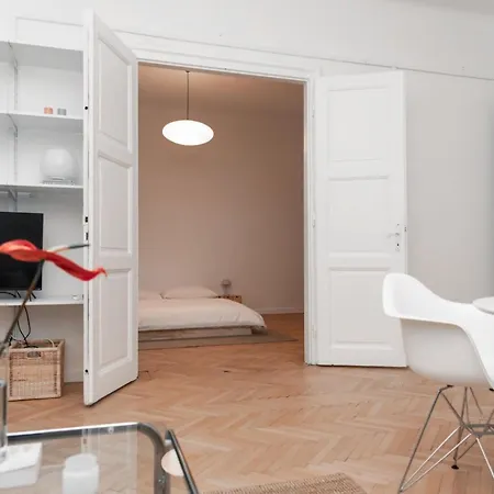 Appartamento Old Town Oasis - Chic Comfort & Elegance *