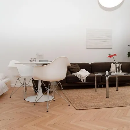 Old Town Oasis - Chic Comfort & Elegance Appartamento Bratislava