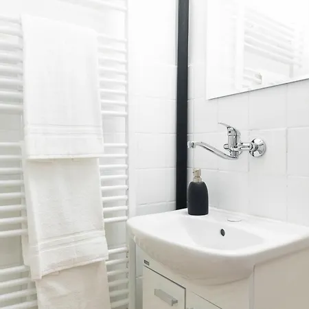 Apartamento Old Town Oasis - Chic Comfort & Elegance