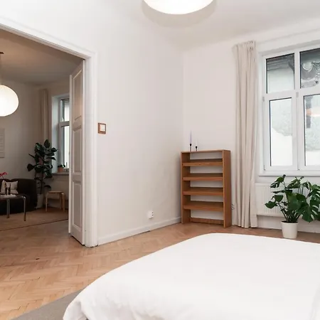 Apartamento Old Town Oasis - Chic Comfort & Elegance Bratislava