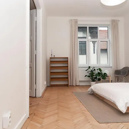 Old Town Oasis - Chic Comfort & Elegance Appartamento