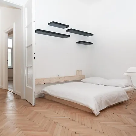 Apartamento Old Town Oasis - Chic Comfort & Elegance